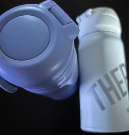 暑い夏の必需品！サーモス水筒で快適な毎日を